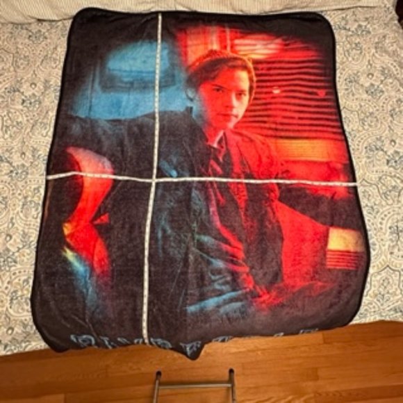 Riverdale Blanket with Cole Sprouse as Jughead Jones - Picture 6 of 8
